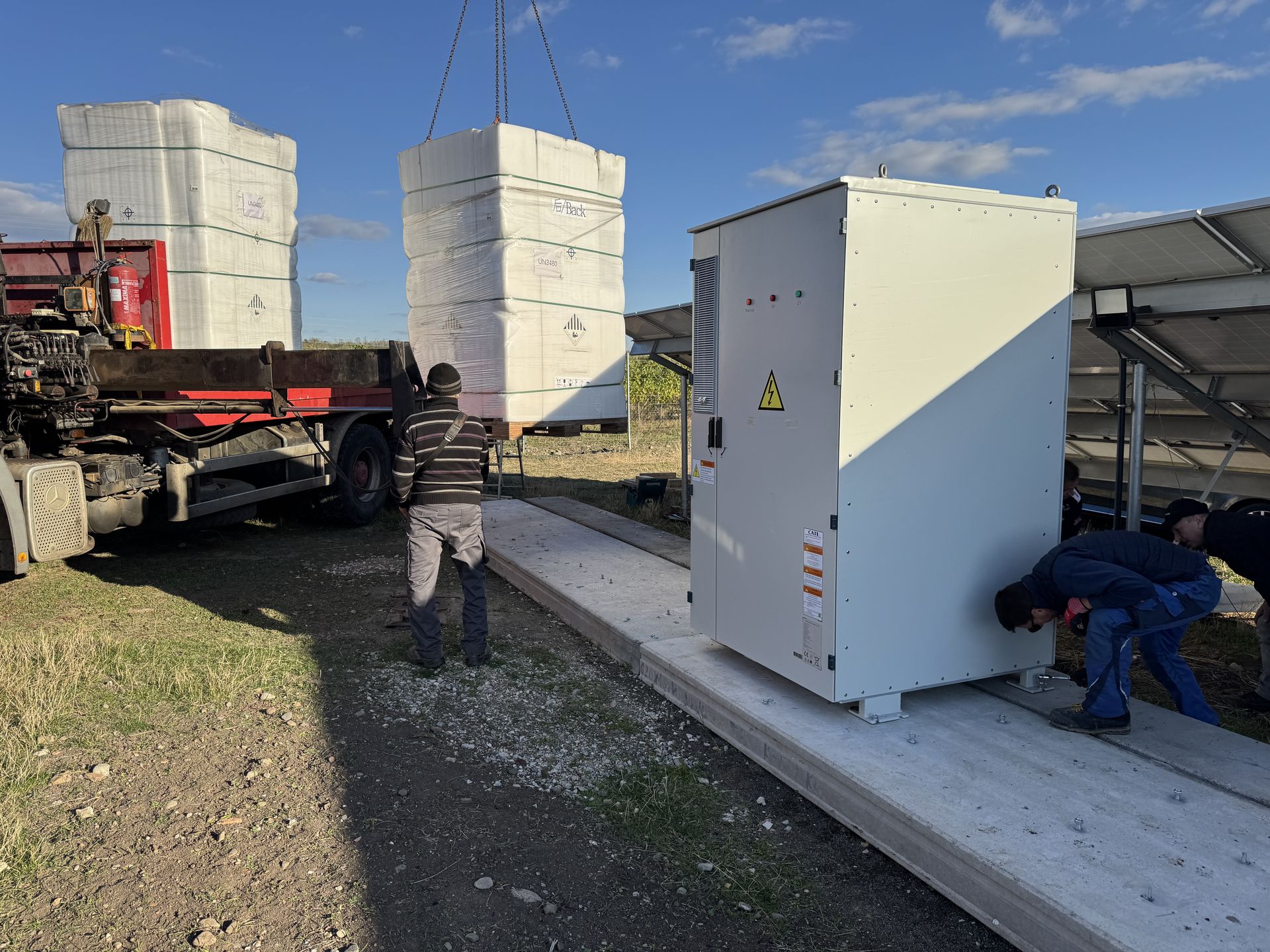 kereskedelmi ipari energiatároló telepítés